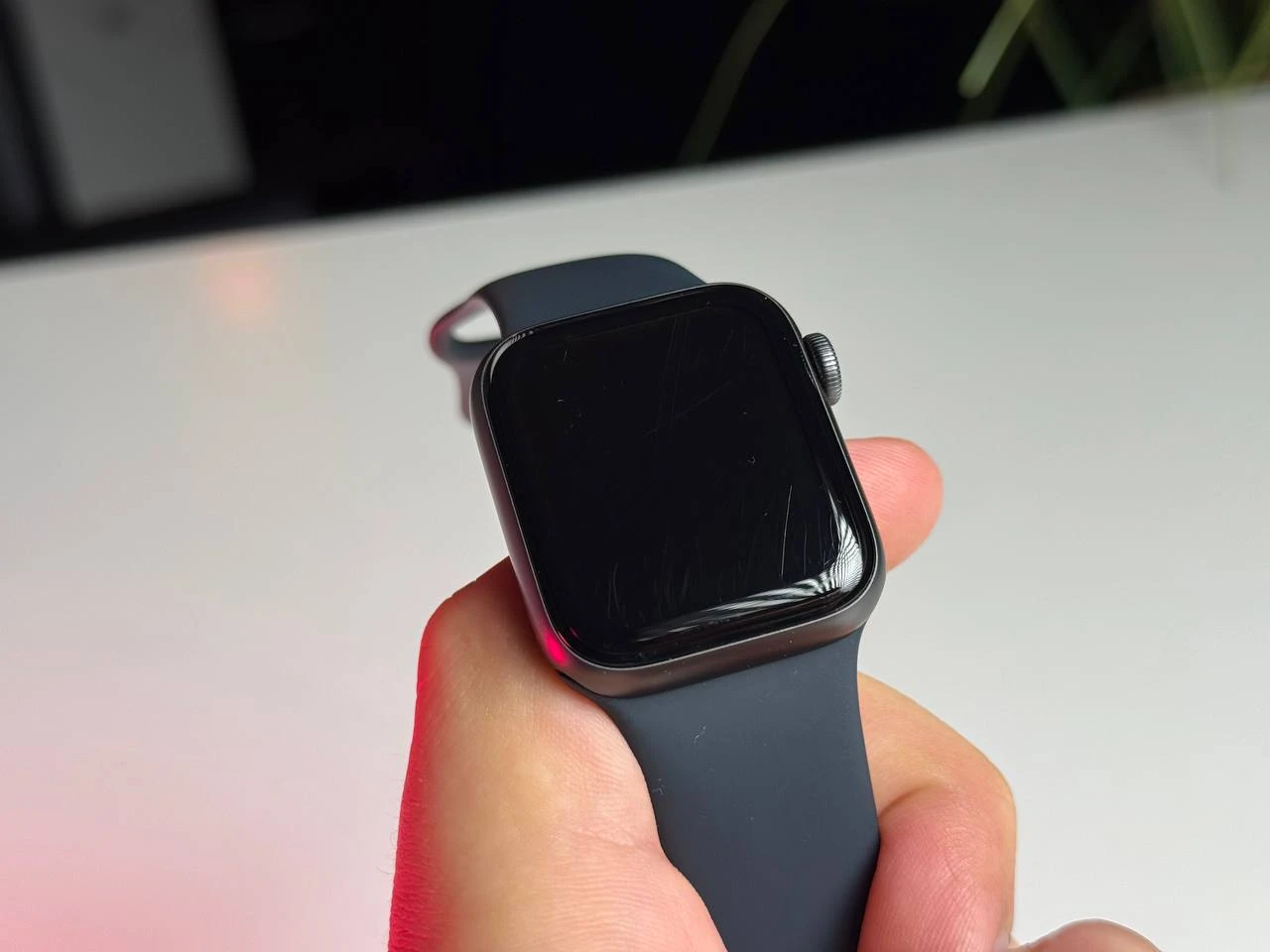 Б/У Apple Watch SE GPS + Cellular 40mm Space Gray Aluminum Case with Midnight Sport Band (MKQQ3, MKR23) - Состояние: хорошее | Аккумулятор: 100% | Комплектация: часы, кабель зарядки | Гарантия: 3 мес.