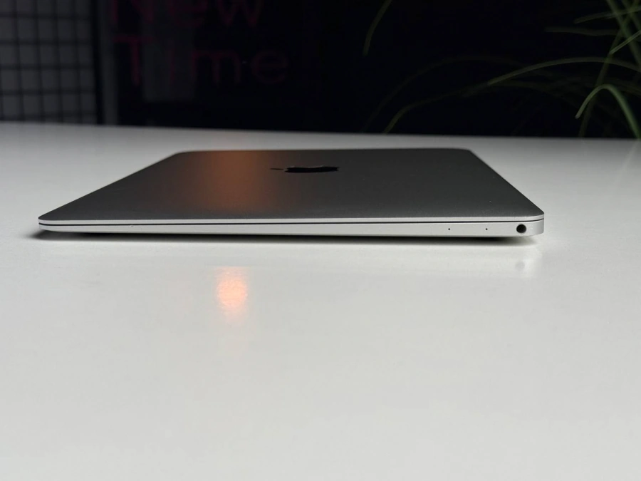 Б/У MacBook 12" Silver (MNYH2) 2017 - Состояние: хороший | Аккумулятор: 88% | Комплектация: полный, без коробки | Гарантія: 3 мес.
