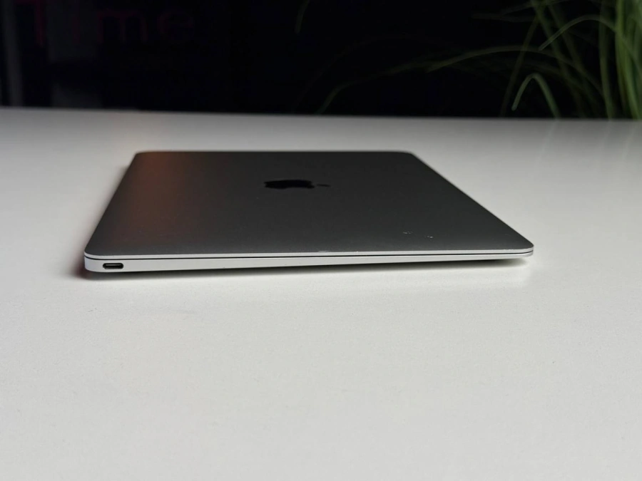 Б/У MacBook 12" Silver (MNYH2) 2017 - Состояние: хороший | Аккумулятор: 88% | Комплектация: полный, без коробки | Гарантія: 3 мес.