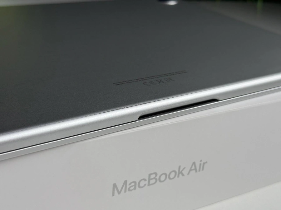 ВЖИВАНИЙ MacBook Air 13" M3/8CPU/8GPU/8GB/256GB Silver 2024 (MRXQ3) - Стан: гарний | Акумулятор: 88% | Комплектація: повний | Гарантія: 3 міс.