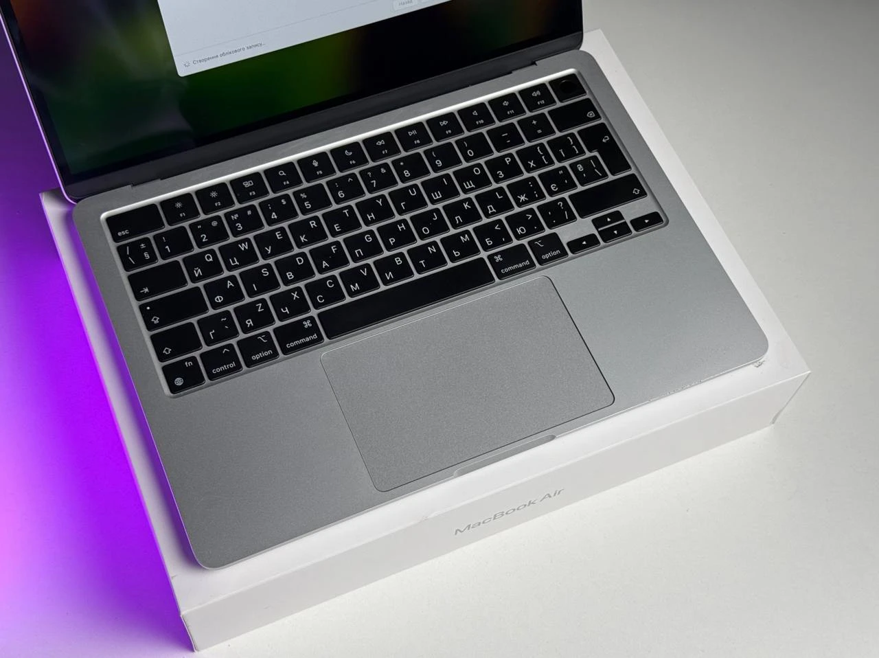 ВЖИВАНИЙ MacBook Air 13" M3/8CPU/8GPU/8GB/256GB Silver 2024 (MRXQ3) - Стан: гарний | Акумулятор: 88% | Комплектація: повний | Гарантія: 3 міс.