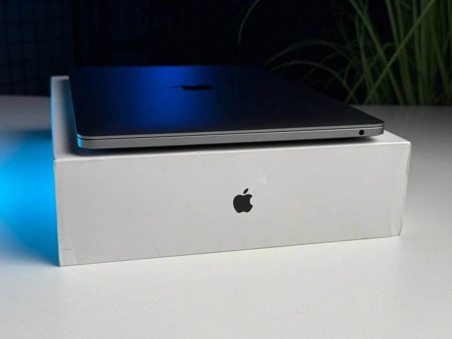ВЖИВАНИЙ MacBook Pro 13" Space Gray (MYD82) 2020 - Стан: гарний | Акумулятор: 85% | Комплектація: повний | Гарантія: 3 міс.