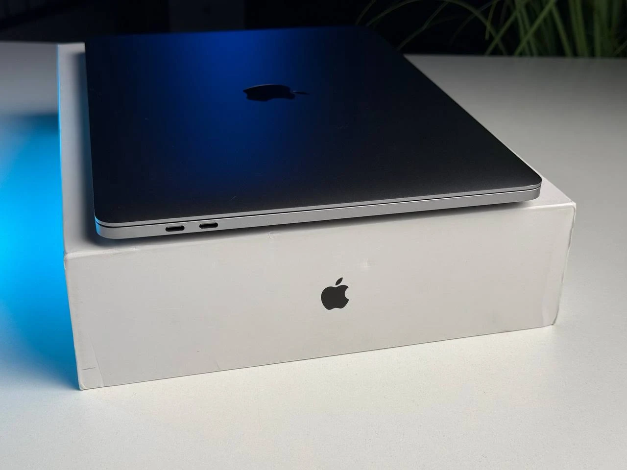 ВЖИВАНИЙ MacBook Pro 13" Space Gray (MYD82) 2020 - Стан: гарний | Акумулятор: 85% | Комплектація: повний | Гарантія: 3 міс.