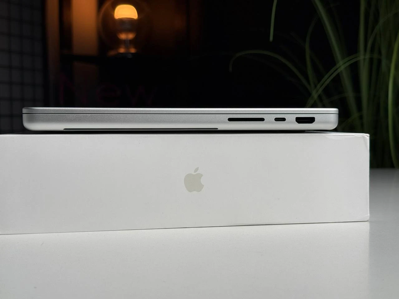 ВЖИВАНИЙ MacBook Pro 14" M3 Max/48GB/1TB Silver 2023 (Z1AX0029T) - Стан: гарний | Акумулятор: 100% | Комплектація: повний | Гарантія: 3 міс.