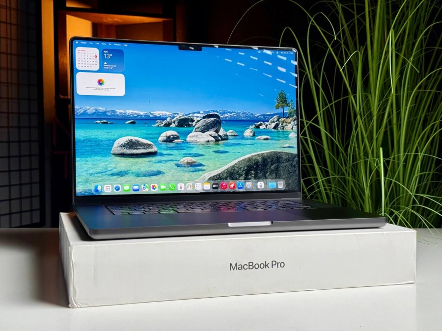 ВЖИВАНИЙ MacBook Pro 16" M3 Max/16CPU/40GPU/48GB/1TB Space Black 2023 (MUW63) - Стан: гарний | Акумулятор: 99% | Комплектація: повний | Гарантія: 3 міс.