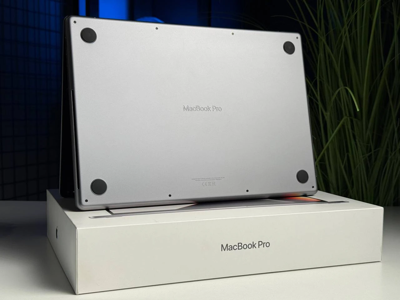 ВЖИВАНИЙ MacBook Pro 16" Space Gray (Z14V0016E) 2021 - US English - Стан: гарний | Акумулятор: 93% | Комплектація: повний | Гарантія: 3 міс.