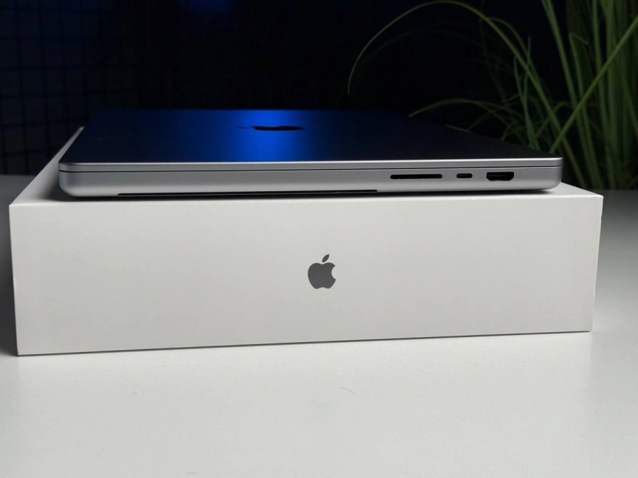Б/У MacBook Pro 16" Space Gray (Z14V0016E) 2021 - US English - Состояние: хороший | Аккумулятор: 93% | Комплектация: полный | Гарантія: 3 мес.