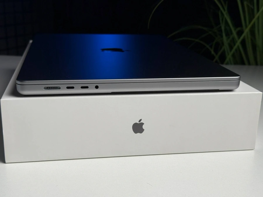 Б/У MacBook Pro 16" Space Gray (Z14V0016E) 2021 - US English - Состояние: хороший | Аккумулятор: 93% | Комплектация: полный | Гарантія: 3 мес.