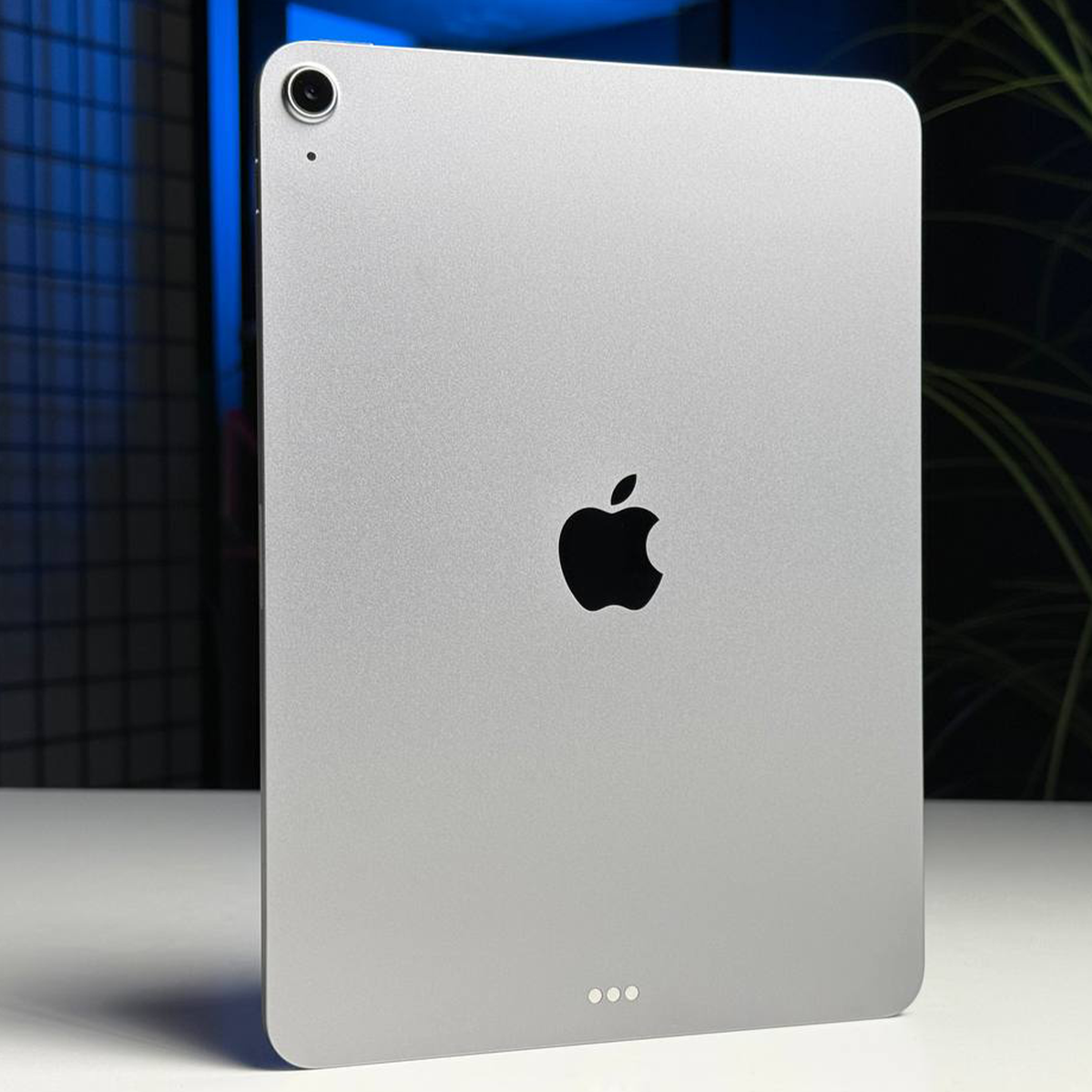 ВЖИВАНИЙ Планшет Apple iPad Air 11'' M3 2025 Wi-Fi 256GB Space Gray (MCA14) - Стан: гарний | Акумулятор: 100% | Комплектація: iPad, кабель, чохол | Гарантія: 3 міс.