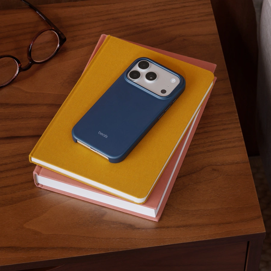 Чохол Beats для iPhone 17 Pro Case with MagSafe and Camera Control – Bedrock Blue (MGKG4)