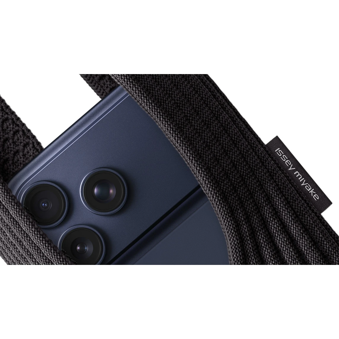 Дизайнерский чехол-сумка iPhone Pocket by ISSEY MIYAKE - Long - Black (NM58AG00215L)