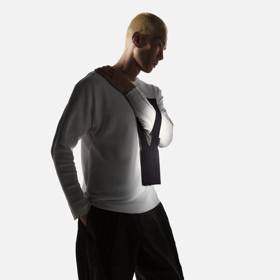 Дизайнерский чехол-сумка iPhone Pocket by ISSEY MIYAKE - Short - Black (NM58AG00115S)