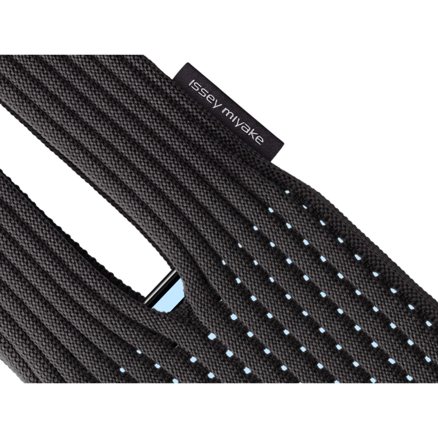Дизайнерський чохол-сумка iPhone Pocket by ISSEY MIYAKE - Short - Black (NM58AG00115S)