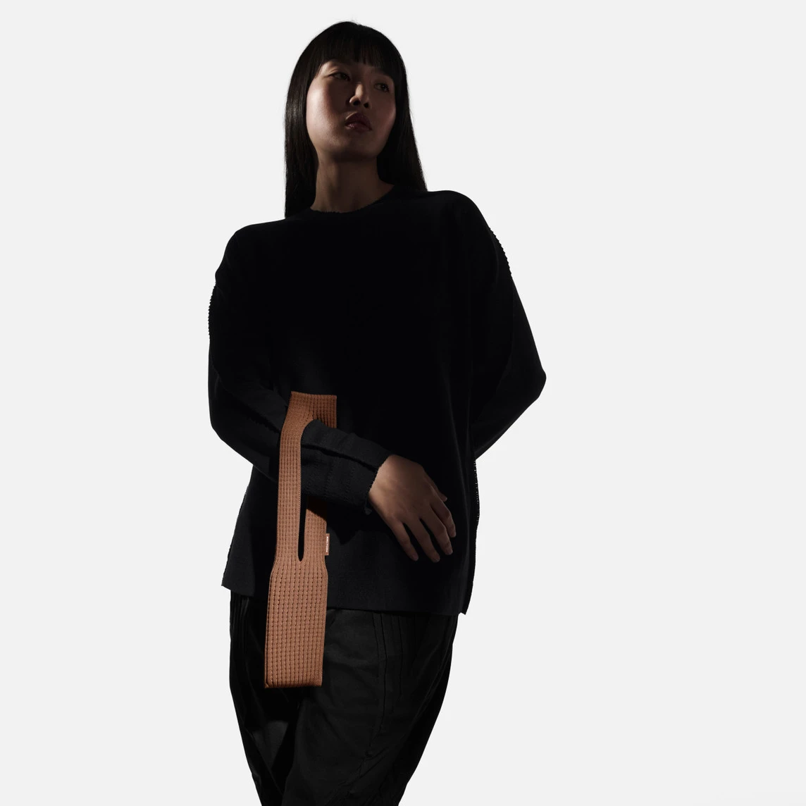 Дизайнерский чехол-сумка iPhone Pocket by ISSEY MIYAKE - Short - Cinnamon (NM58AG00144S)