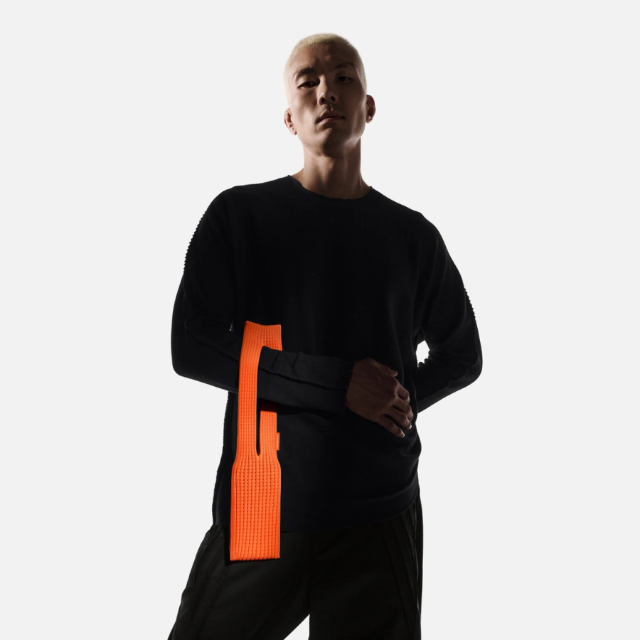 Дизайнерський чохол-сумка iPhone Pocket by ISSEY MIYAKE - Short - Mandarin (NM58AG00132S)