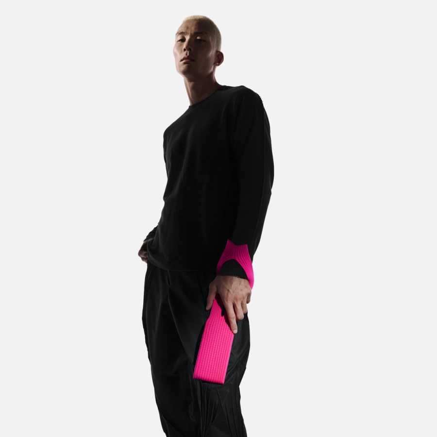 Дизайнерський чохол-сумка iPhone Pocket by ISSEY MIYAKE - Short - Pink (NM58AG00122S)
