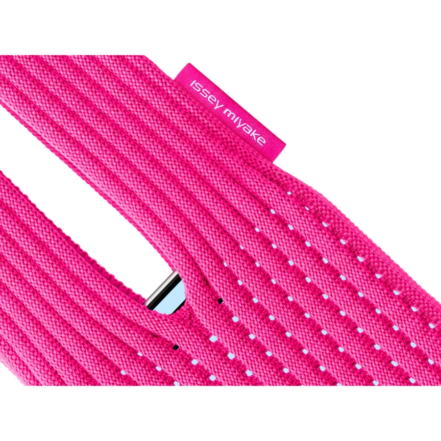 Дизайнерський чохол-сумка iPhone Pocket by ISSEY MIYAKE - Short - Pink (NM58AG00122S)