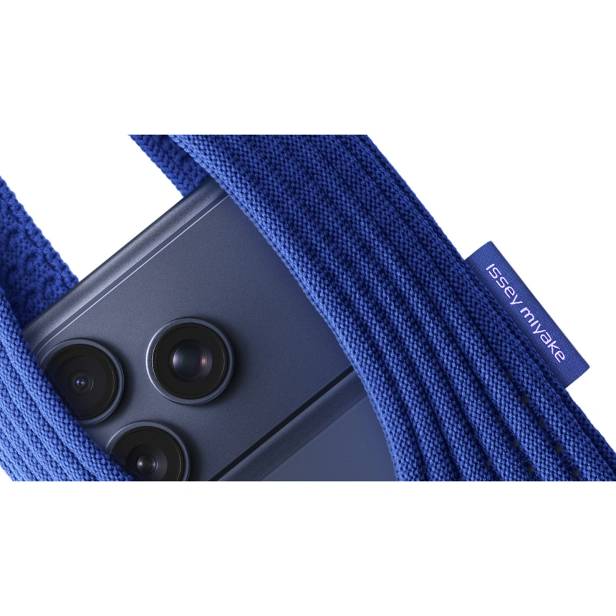Дизайнерський чохол-сумка iPhone Pocket by ISSEY MIYAKE - Short - Sapphire (NM58AG00174S)