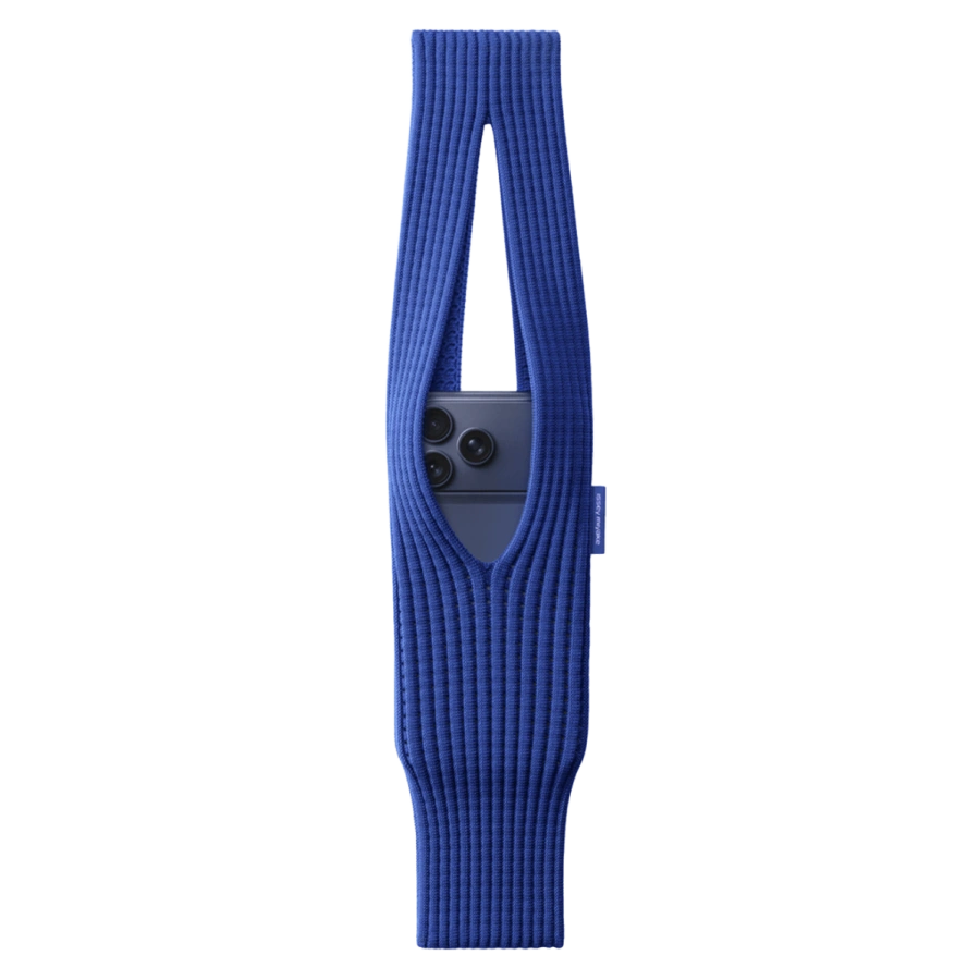 Дизайнерський чохол-сумка iPhone Pocket by ISSEY MIYAKE - Short - Sapphire (NM58AG00174S)