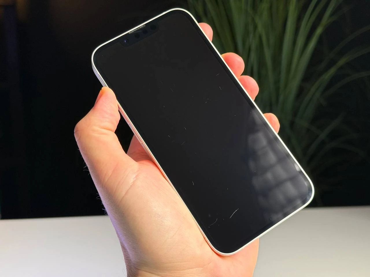 ВЖИВАНИЙ Apple iPhone 14 128GB Starlight eSim (MPUN3) - Стан: гарний | Акумулятор: 81% | Комплект: iPhone, кабель | Гарантія: 3 міс.