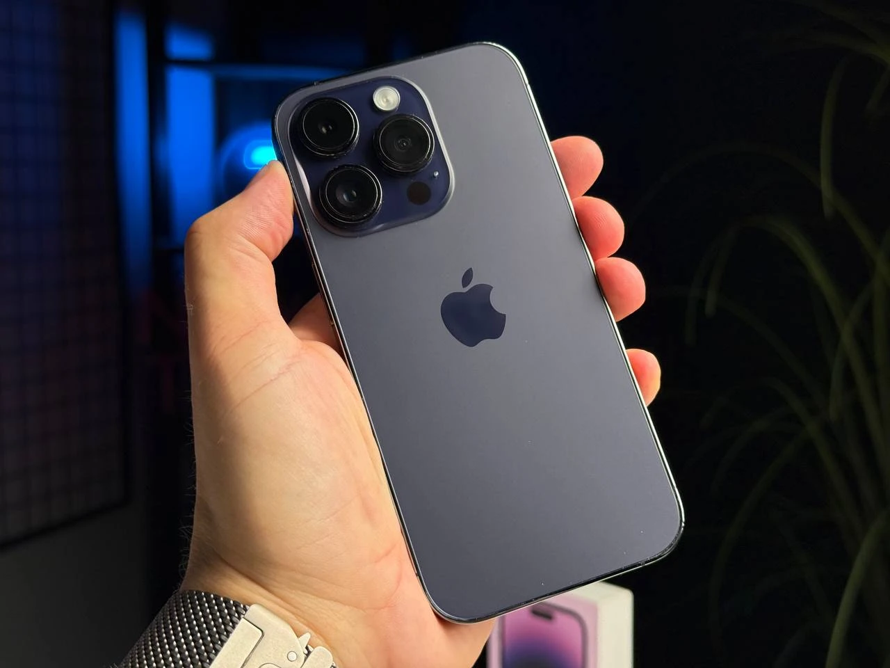 ВЖИВАНИЙ Apple iPhone 14 Pro 256GB Deep Purple eSim (MQ1D3) - Стан: гарний (мінялось скло) | Акумулятор: 100% | Комплектація: повний | Гарантія: 3 міс.