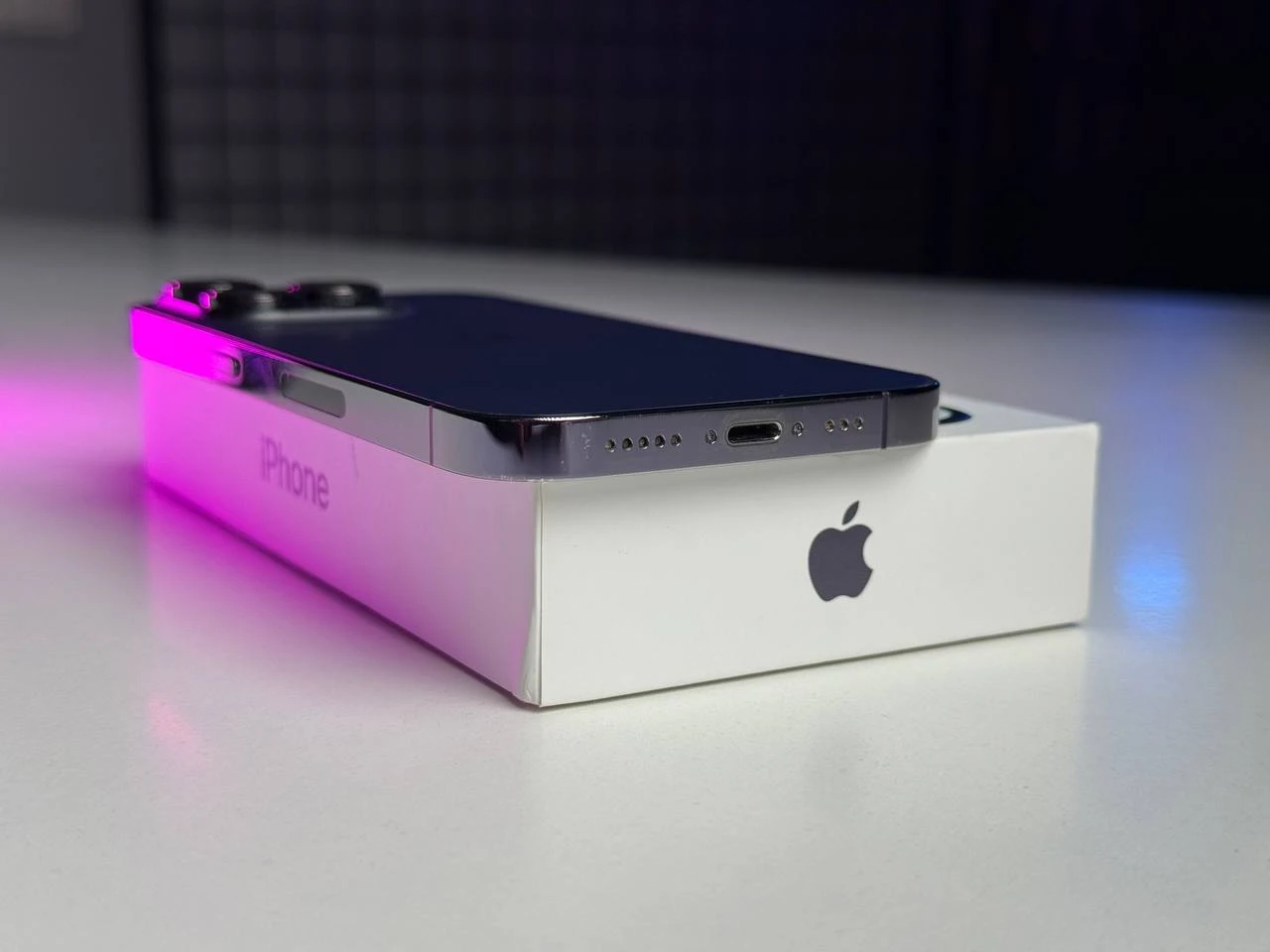 ВЖИВАНИЙ Apple iPhone 14 Pro 256GB Deep Purple eSim (MQ1D3) - Стан: гарний (мінялось скло) | Акумулятор: 100% | Комплектація: повний | Гарантія: 3 міс.