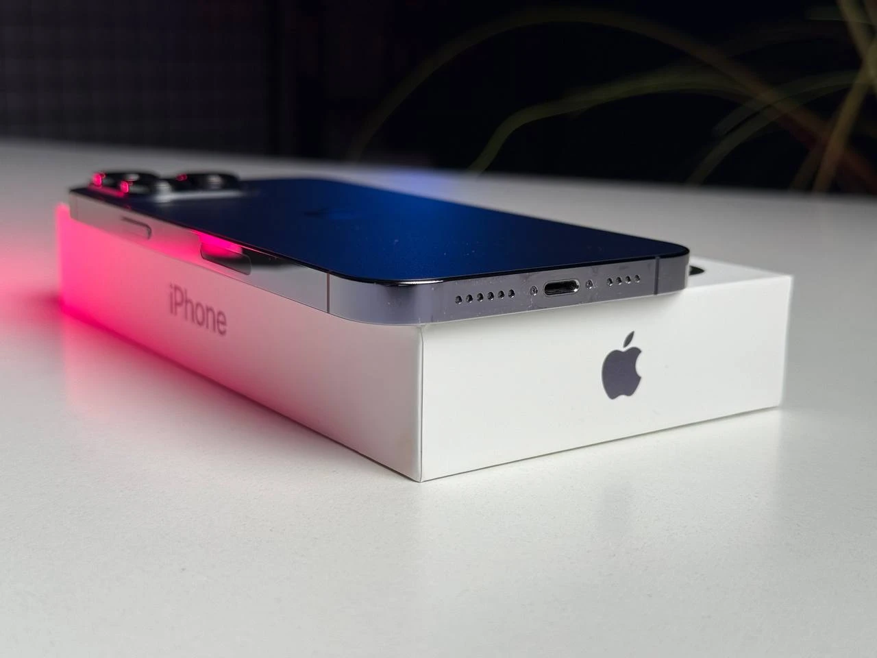 ВЖИВАНИЙ Apple iPhone 14 Pro Max 256GB Deep Purple eSim (MQ8W3) - Стан: гарний | Акумулятор: 86% | Комплектація: повний | Гарантія: 3 міс.