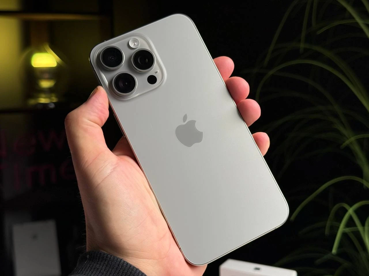 ВЖИВАНИЙ Apple iPhone 15 Pro Max 1TB Natural Titanium (MU7J3) - Стан: гарний | Акумулятор: 86% | Комплектація: повний | Гарантія: 3 міс.