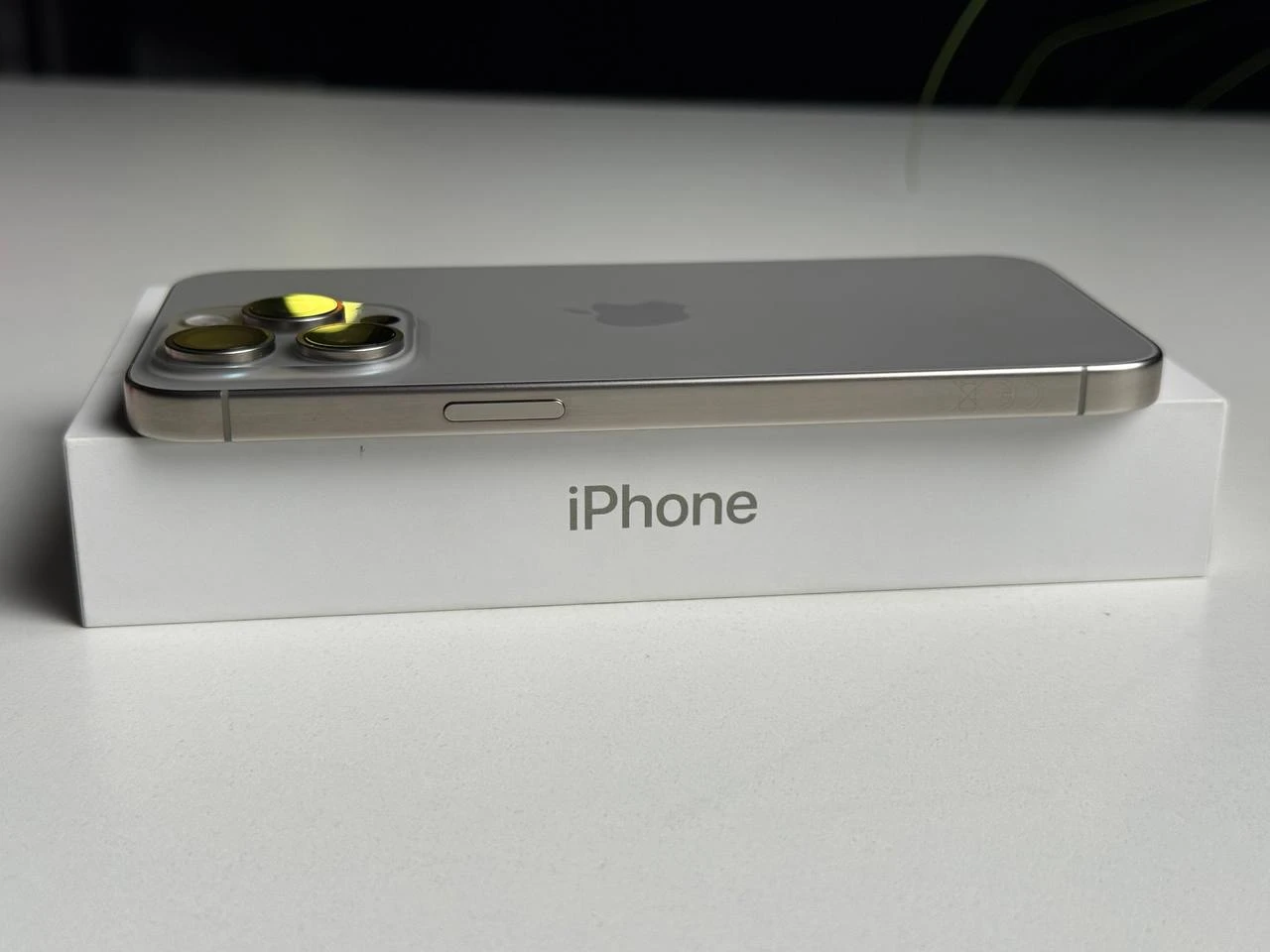 ВЖИВАНИЙ Apple iPhone 15 Pro Max 1TB Natural Titanium (MU7J3) - Стан: гарний | Акумулятор: 86% | Комплектація: повний | Гарантія: 3 міс.