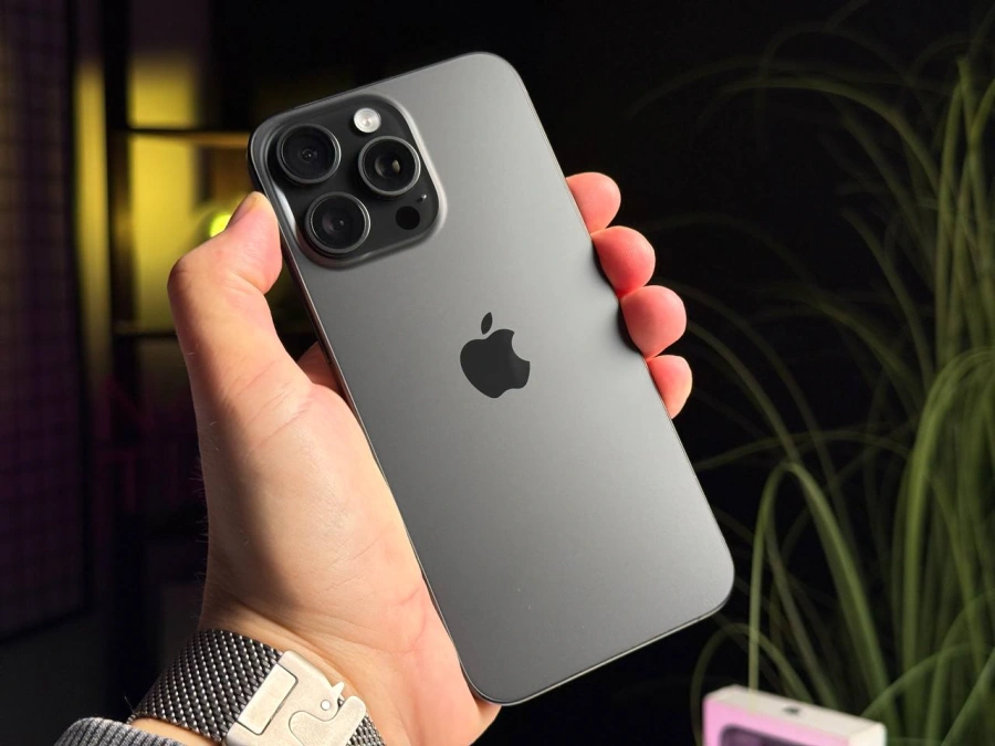Б/У Apple iPhone 15 Pro Max 256GB Black Titanium (MU773) - Состояние: хорошее | Аккумулятор: 88% | Комплектация: полный | Гарантия: 3 мес.
