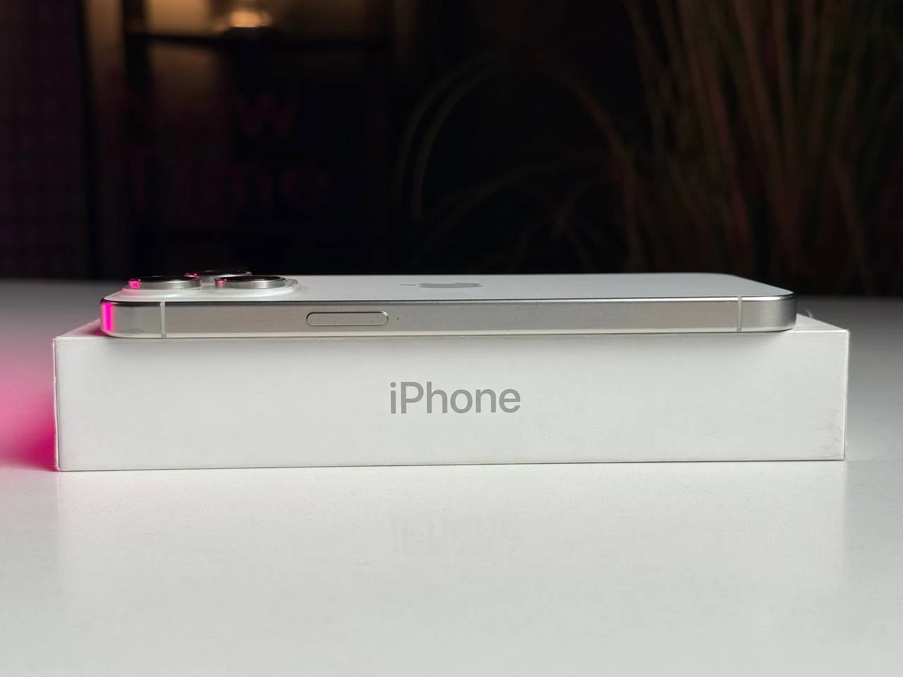 Б/У Apple iPhone 15 Pro Max 256GB White Titanium (MU783) - Состояние: хорошее | Аккумулятор: 100% | Комплектация: полный | Гарантия: 3 мес.