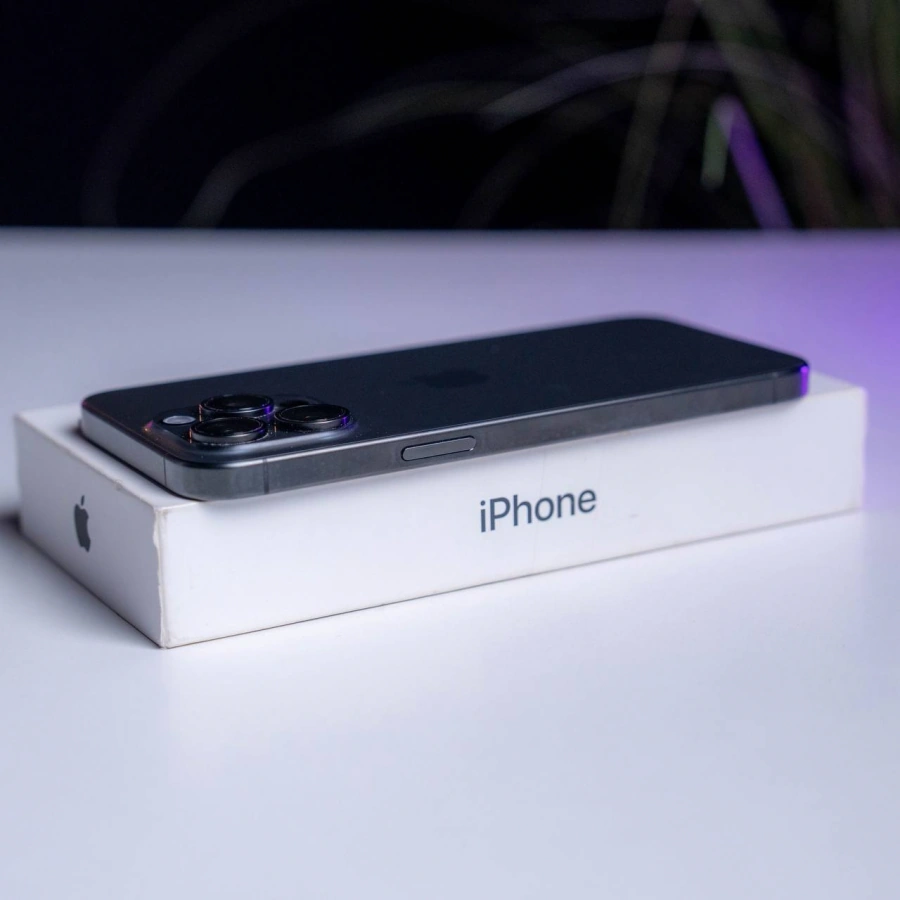 ВЖИВАНИЙ Apple iPhone 15 Pro Max 512GB Black Titanium (MU7C3) - Стан: гарний | Акумулятор: 83% | Комплектація: повний | Гарантія: 3 міс.