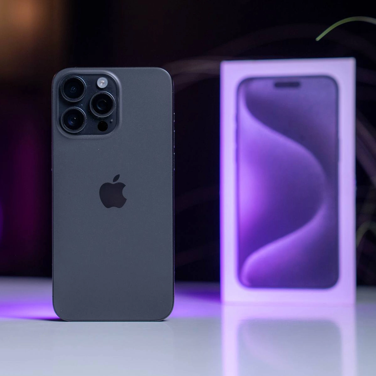 Б/У Apple iPhone 15 Pro Max 512GB Black Titanium (MU7C3) - Состояние: хорошее | Аккумулятор: 83% | Комплектация: полный | Гарантия: 3 мес.