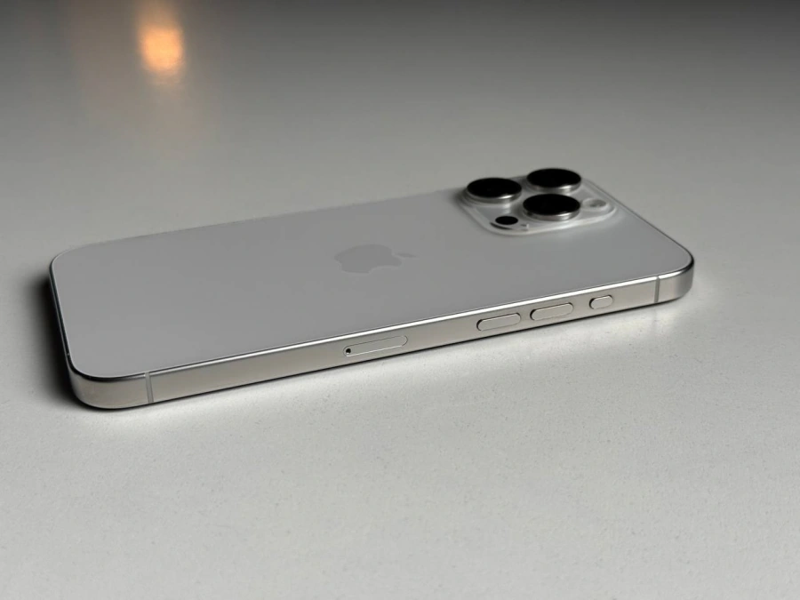 ВЖИВАНИЙ Apple iPhone 15 Pro Max 512GB White Titanium (MU7D3) - Стан: гарний | Акумулятор: 84% | Комплектація: повний | Гарантія: 3 міс.