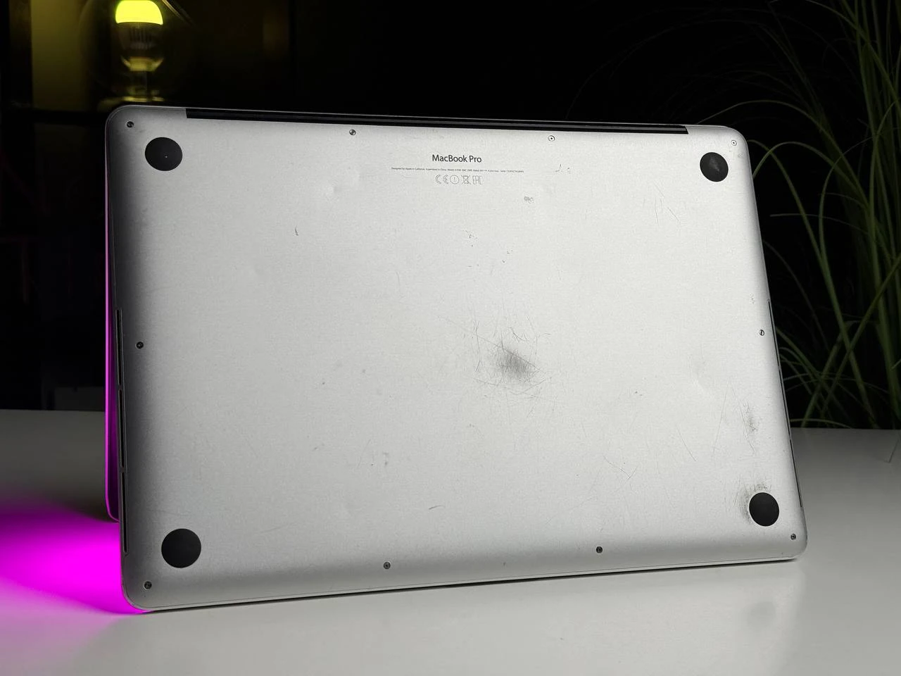 ВЖИВАНИЙ Apple MacBook Pro 15" i7/16GB/256SSD (MJLQ2) 2015 - Стан: задовільний | Акумулятор: 100% | Комплектація: MacBook, зарядка | Гарантія: 1 міс.