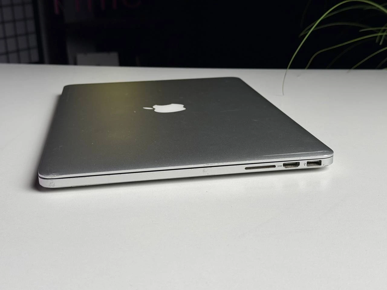 ВЖИВАНИЙ Apple MacBook Pro 15" i7/16GB/256SSD (MJLQ2) 2015 - Стан: задовільний | Акумулятор: 100% | Комплектація: MacBook, зарядка | Гарантія: 1 міс.