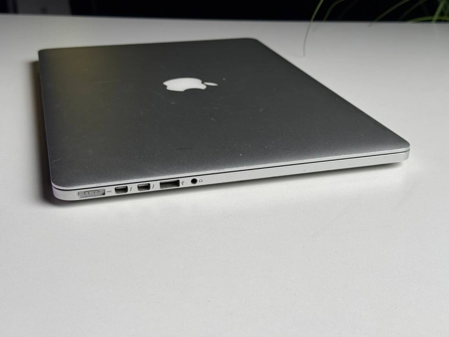 ВЖИВАНИЙ Apple MacBook Pro 15" i7/16GB/256SSD (MJLQ2) 2015 - Стан: задовільний | Акумулятор: 100% | Комплектація: MacBook, зарядка | Гарантія: 1 міс.