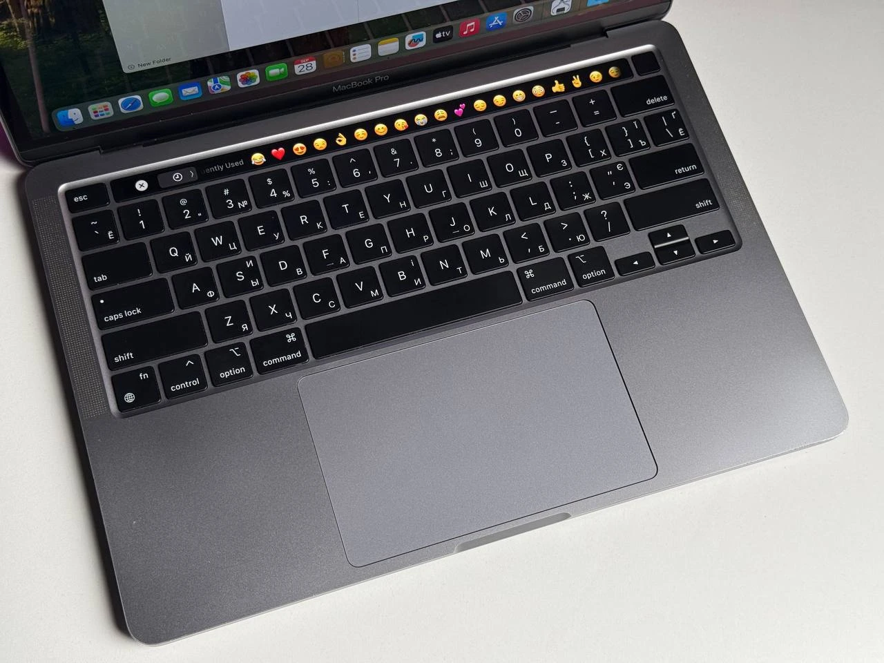 ВЖИВАНИЙ MacBook Pro 13" Space Gray M1/8GB/256SSD (MYD82) 2020 - Стан: гарний | Акумулятор: 87% | Комплектація: MacBook, зарядка | Гарантія: 3 міс.