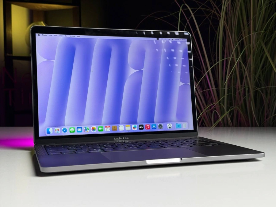 Б/У MacBook Pro 13" Space Gray M1/8GB/256SSD (MYD82) 2020 - Состояние: хорошее | Аккумулятор: 87% | Комплектация: MacBook, зарядка | Гарантия: 3 мес.