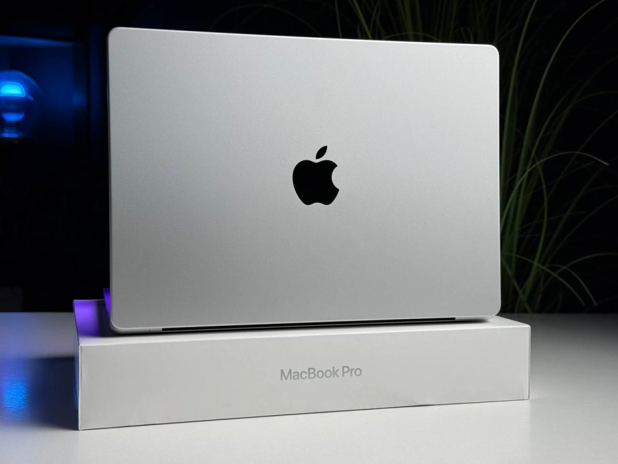 Б/У MacBook Pro 14" Silver M1Pro/16GB/512SSD (MKGR3) 2021 - Состояние: хорошее | Аккумулятор: 81% | Комплектация: полный | Гарантия: 3 мес.
