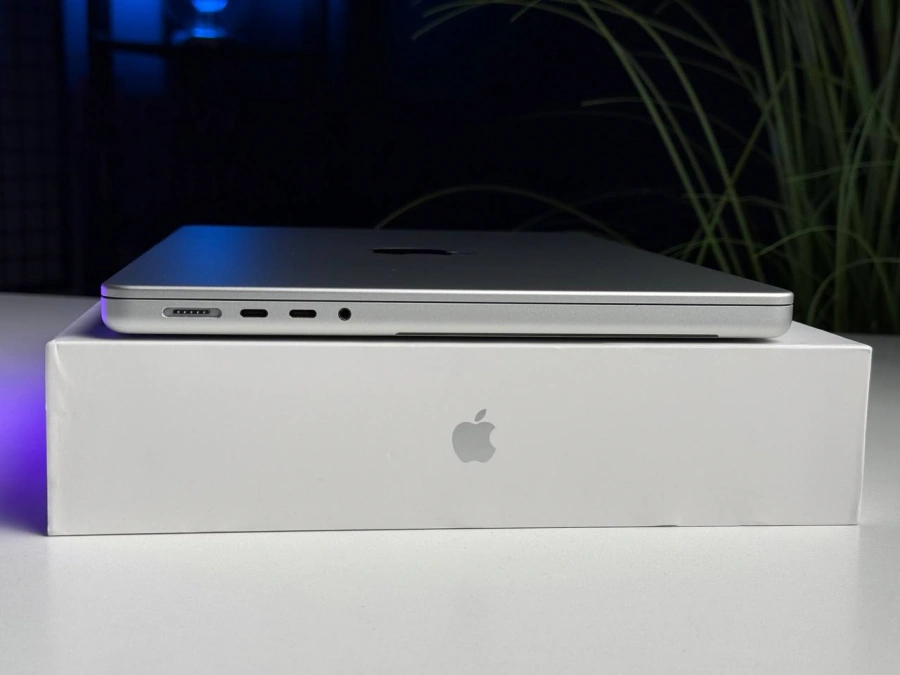 Б/У MacBook Pro 14" Silver M1Pro/16GB/512SSD (MKGR3) 2021 - Состояние: хорошее | Аккумулятор: 81% | Комплектация: полный | Гарантия: 3 мес.