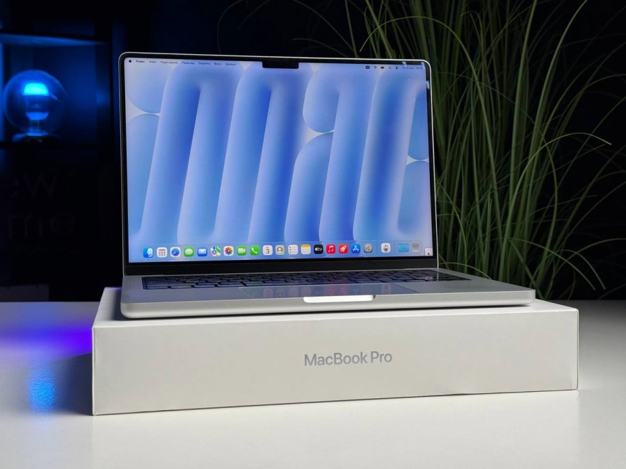 Б/У MacBook Pro 14" Silver M1Pro/16GB/512SSD (MKGR3) 2021 - Состояние: хорошее | Аккумулятор: 81% | Комплектация: полный | Гарантия: 3 мес.