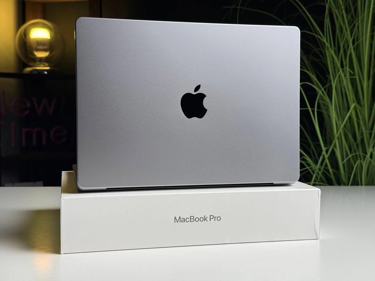 Б/У MacBook Pro 14" Space Gray (MKGP3) 2021 - Состояние: хорошее | Аккумулятор: 84% | Комплектация: полный | Гарантия: 3 мес.