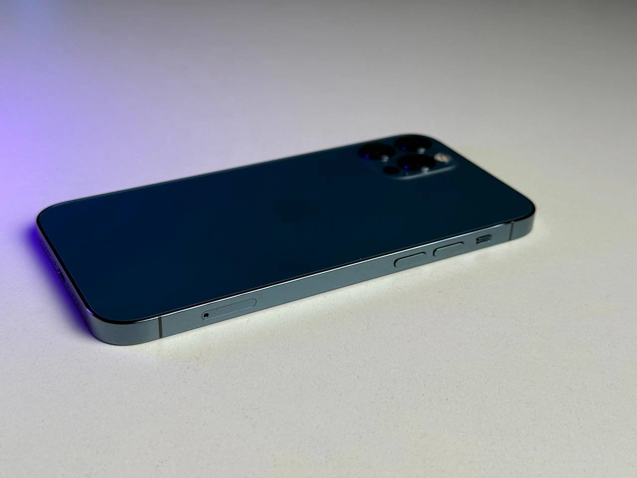 ВЖИВАНИЙ Apple iPhone 12 Pro 256GB Pacific Blue (MGLW3, MGMT3) - Стан: гарний | Акумулятор: 100% | Комплектація: повний | Гарантія: 3 міс.