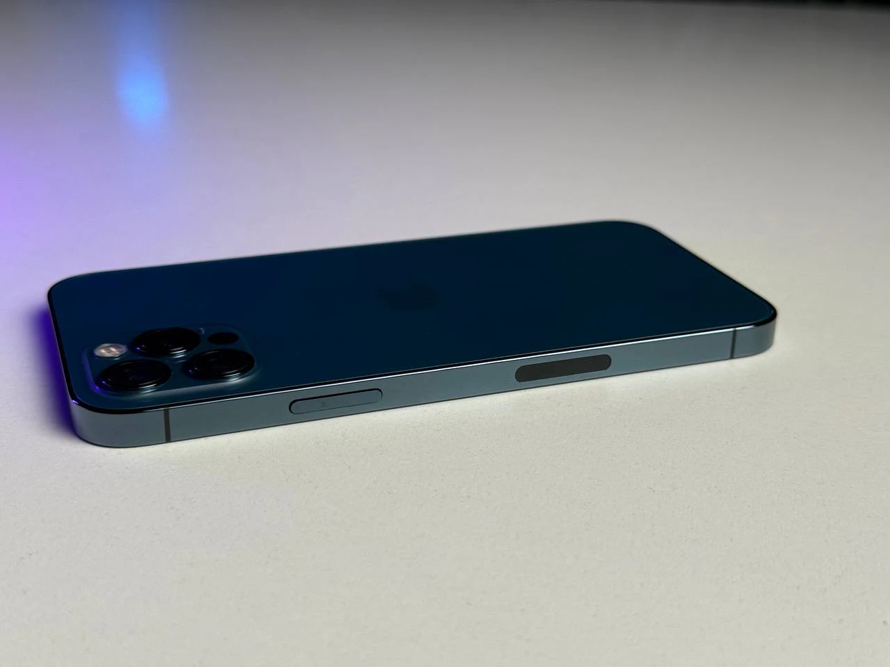 ВЖИВАНИЙ Apple iPhone 12 Pro 256GB Pacific Blue (MGLW3, MGMT3) - Стан: гарний | Акумулятор: 100% | Комплектація: повний | Гарантія: 3 міс.