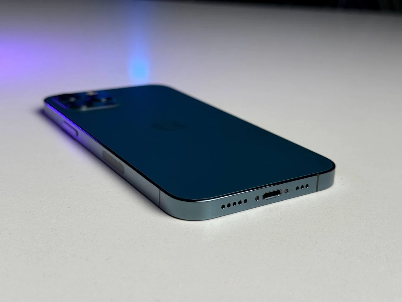 ВЖИВАНИЙ Apple iPhone 12 Pro 256GB Pacific Blue (MGLW3, MGMT3) - Стан: гарний | Акумулятор: 100% | Комплектація: повний | Гарантія: 3 міс.