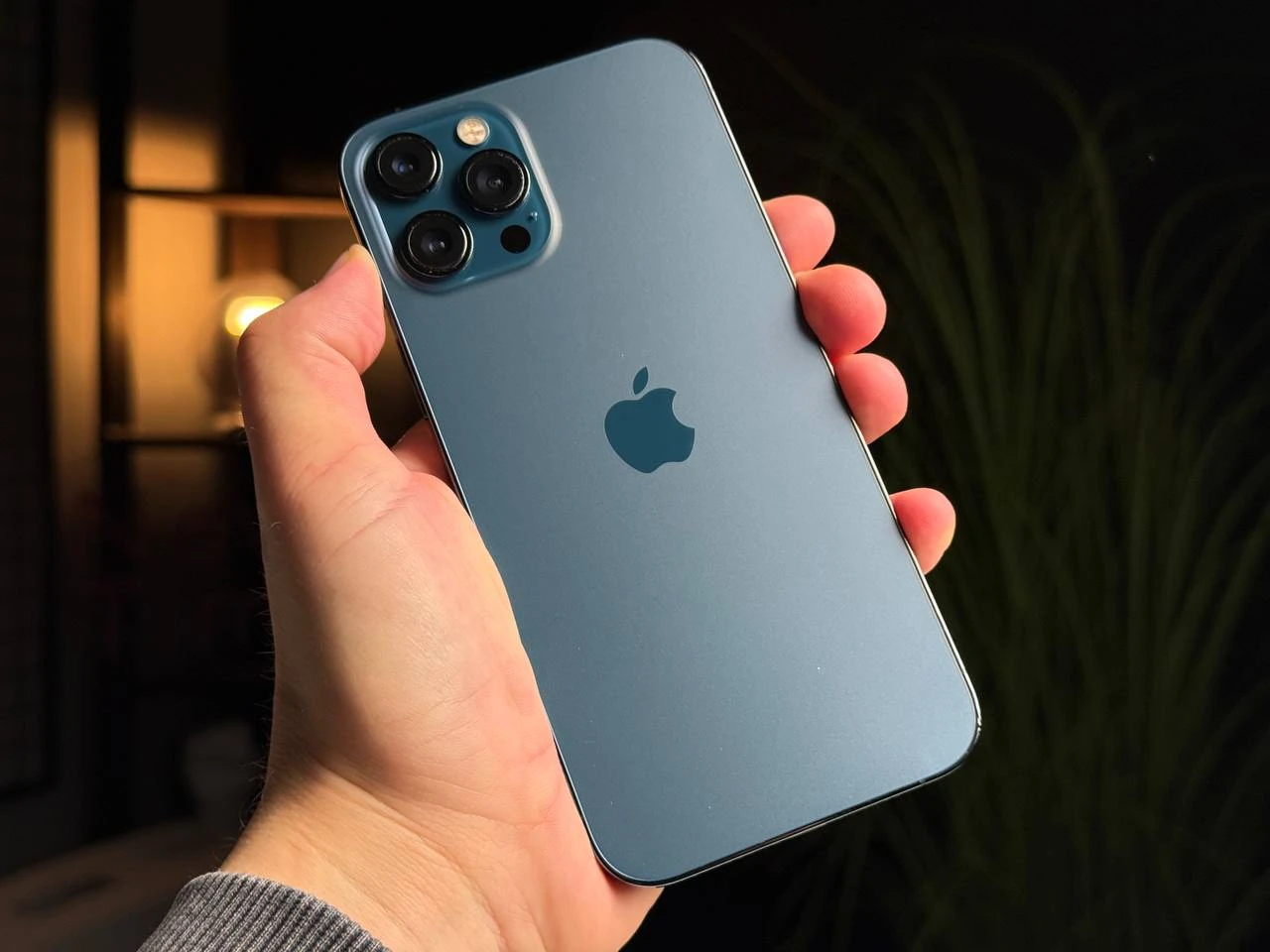 Б/У Apple iPhone 12 Pro Max 128GB Pacific Blue (MGCJ3, MGDA3) - Состояние: хороший | Аккумулятор: 100% | Комплектация: iPhone, кабель | Гарантія: 3 мес.