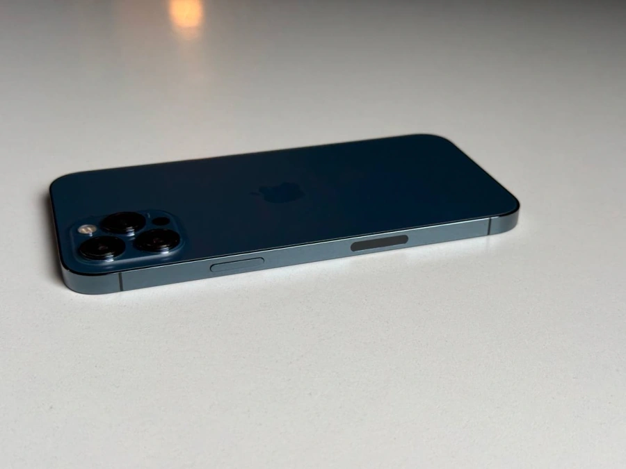 ВЖИВАНИЙ Apple iPhone 12 Pro Max 128GB Pacific Blue (MGCJ3, MGDA3) - Стан: гарний | Акумулятор: 100% | Комплектація: iPhone, кабель | Гарантія: 3 міс.