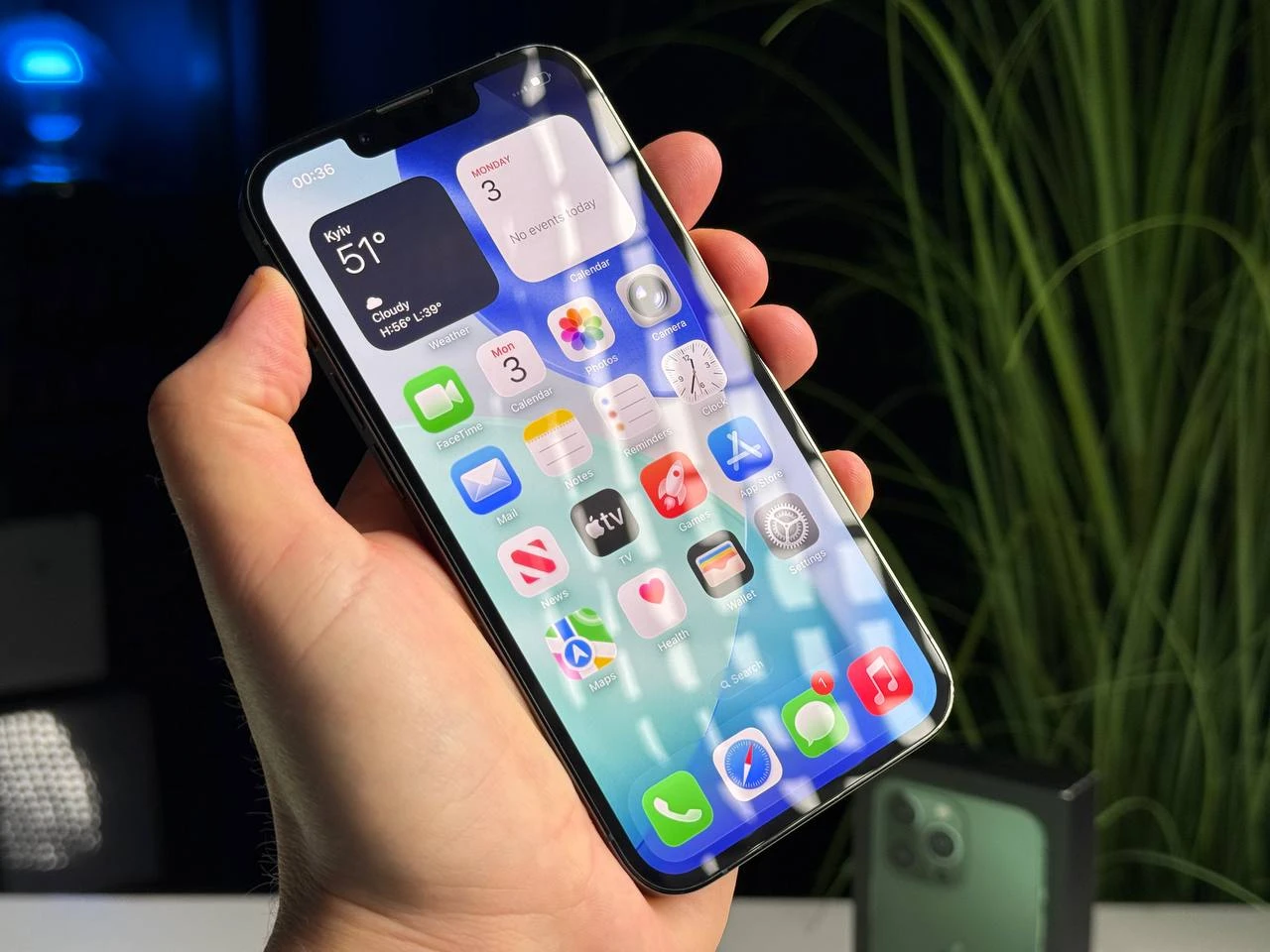 ВЖИВАНИЙ Apple iPhone 13 Pro 256GB Alpine Green (MNDU3, MNE33) - Стан: гарний | Акумулятор: 100% | Комплектація: повний | Гарантія: 3 міс.