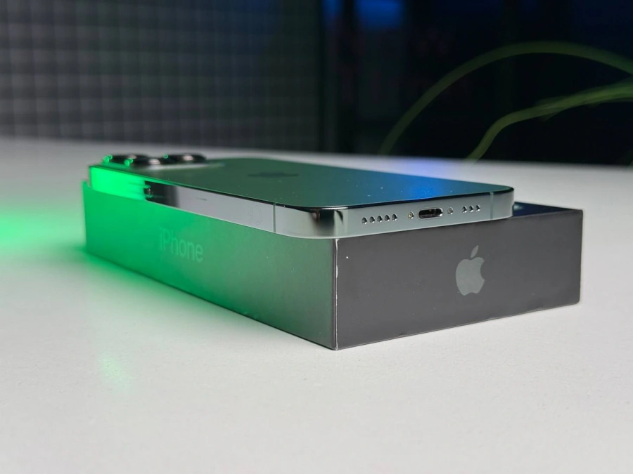 ВЖИВАНИЙ Apple iPhone 13 Pro 256GB Alpine Green (MNDU3, MNE33) - Стан: гарний | Акумулятор: 100% | Комплектація: повний | Гарантія: 3 міс.